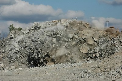 四川多地神秘巨响疑云 从爆破作业到自然现象的技术解构